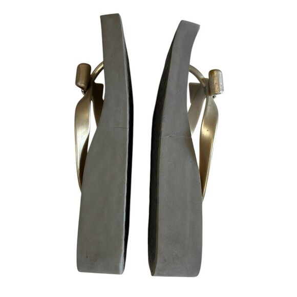 Brighton Bowie Rhinestone Bow Gray Silver Low Wedge Thong Sandal Size 8? - Picture 7 of 14